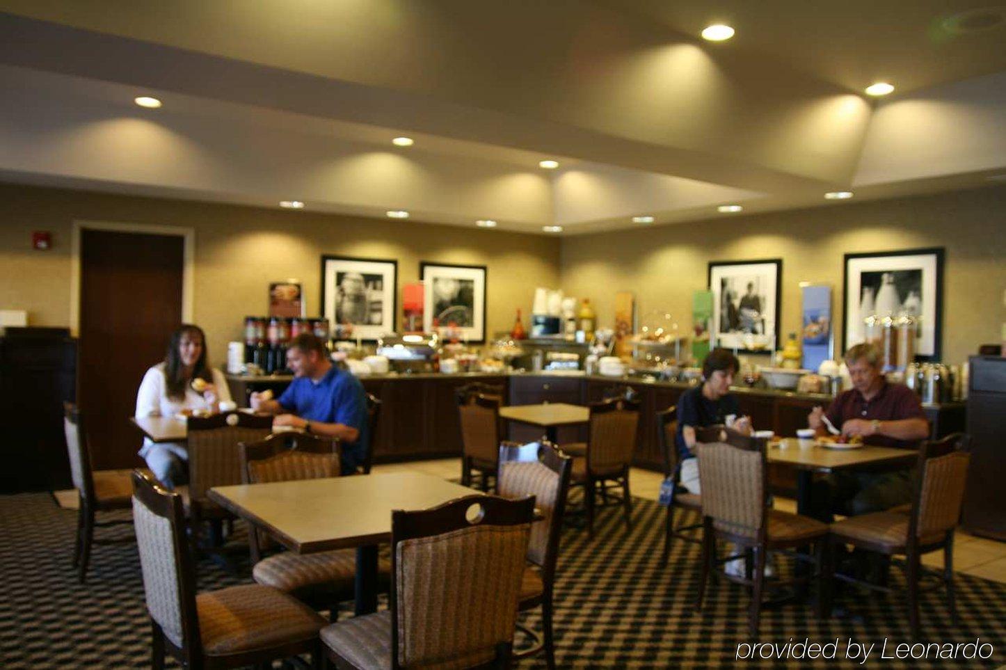 Hampton Inn Marshall Restaurant photo