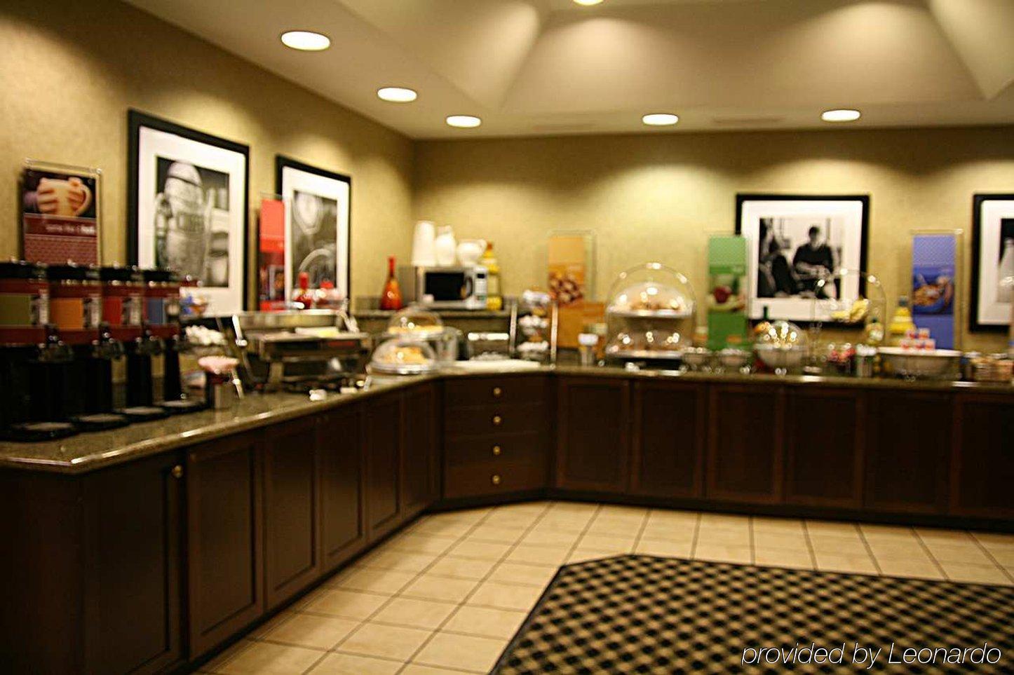 Hampton Inn Marshall Restaurant photo